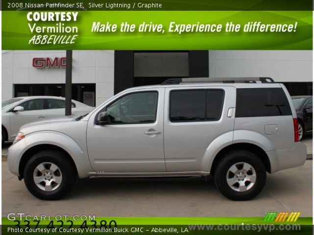2008 Nissan Pathfinder SE in Silver Lightning
