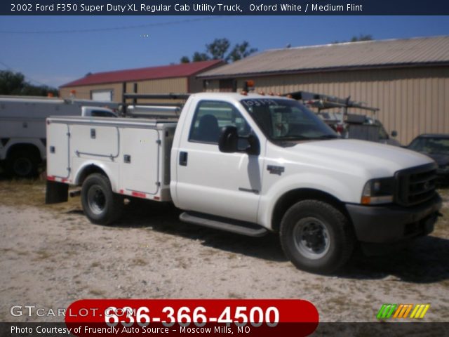 2002 Ford F350 Super Duty XL Regular Cab Utility Truck in Oxford White