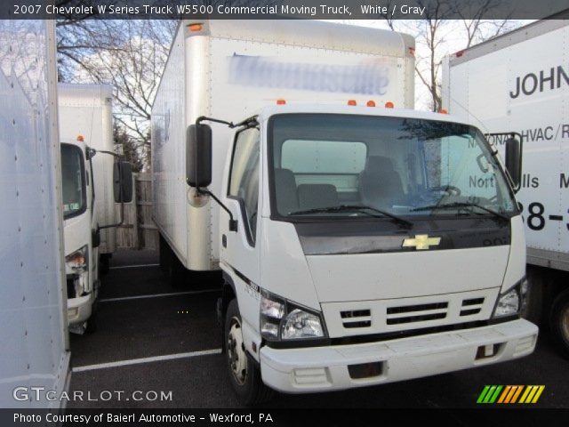 2007 Chevrolet W Series Truck W5500 Commercial Moving Truck in White