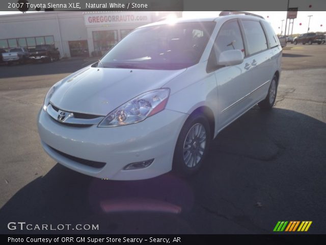 2007 Toyota Sienna XLE in Natural White
