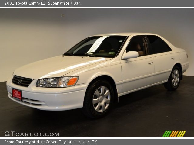 2001 Toyota Camry LE in Super White