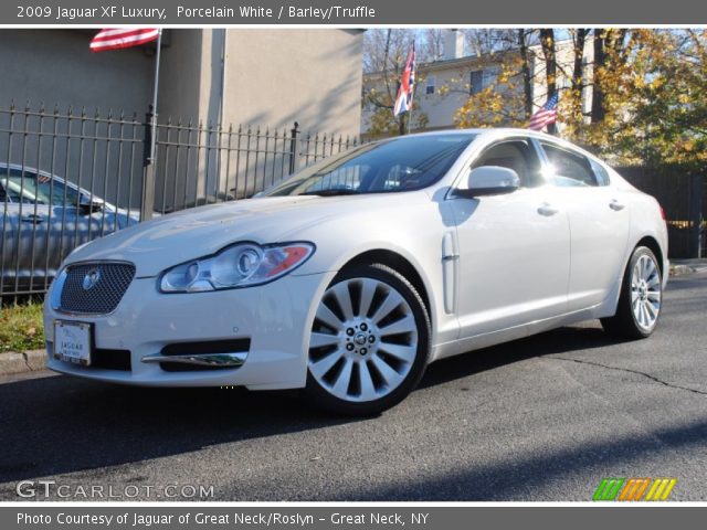 2009 Jaguar XF Luxury in Porcelain White