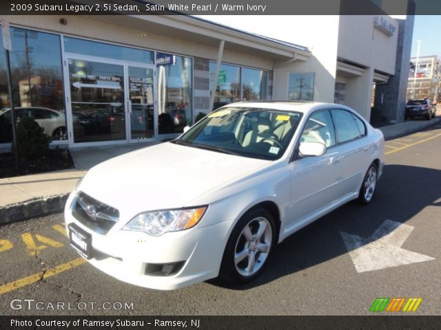 2009 Subaru Legacy 2.5i Sedan in Satin White Pearl
