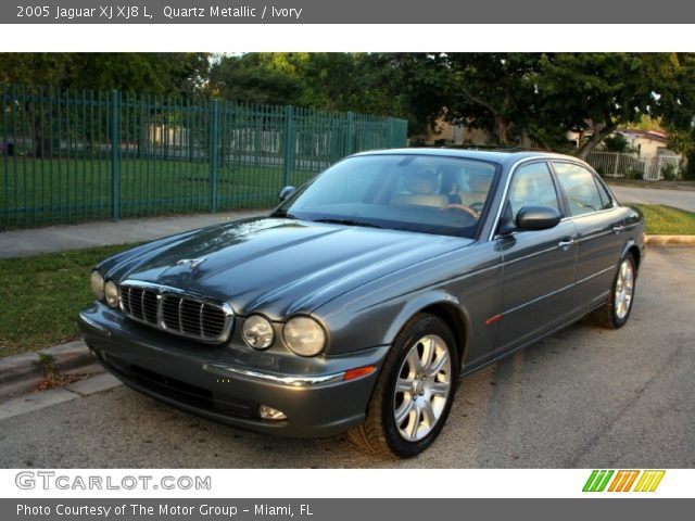 2005 Jaguar XJ XJ8 L in Quartz Metallic
