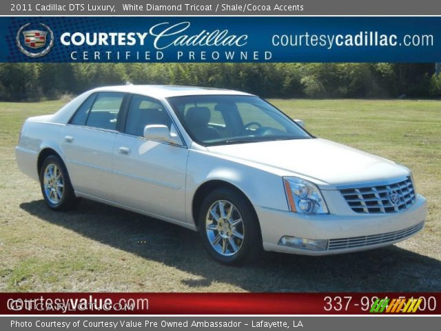 2011 Cadillac DTS Luxury in White Diamond Tricoat
