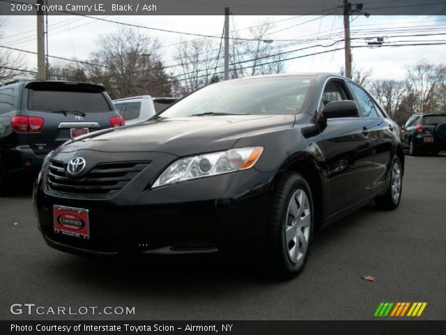 2009 Toyota Camry LE in Black