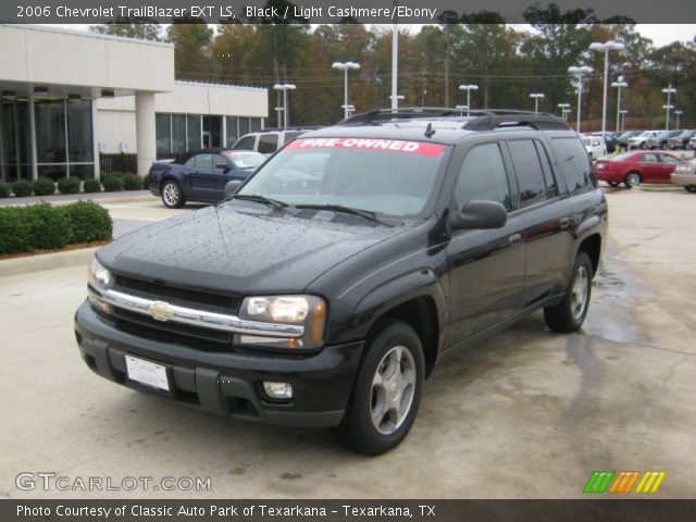 2006 Chevrolet TrailBlazer EXT LS in Black