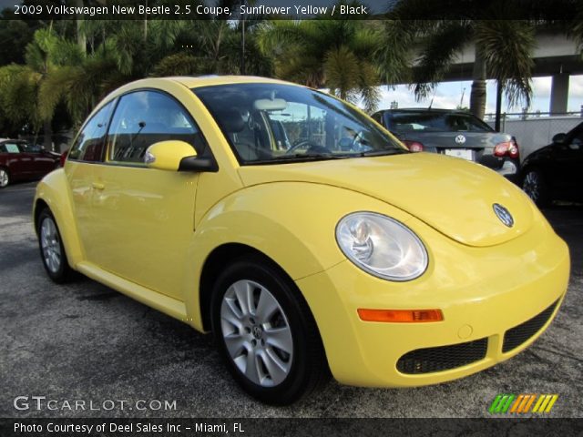 2009 Volkswagen New Beetle 2.5 Coupe in Sunflower Yellow