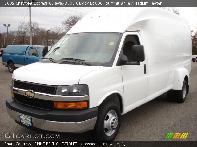 2009 Chevrolet Express Cutaway 3500 CargoMax 600 in Summit White