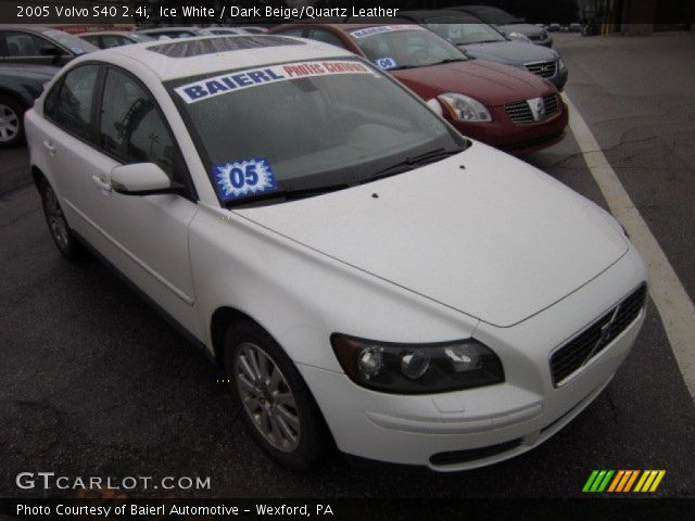 2005 Volvo S40 2.4i in Ice White