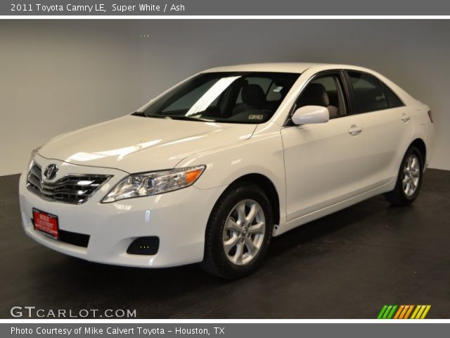 2011 Toyota Camry LE in Super White