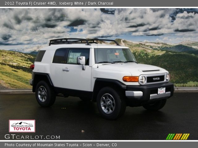 2012 Toyota FJ Cruiser 4WD in Iceberg White