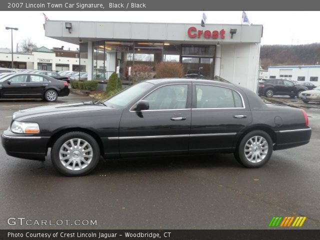 2007 Lincoln Town Car Signature in Black