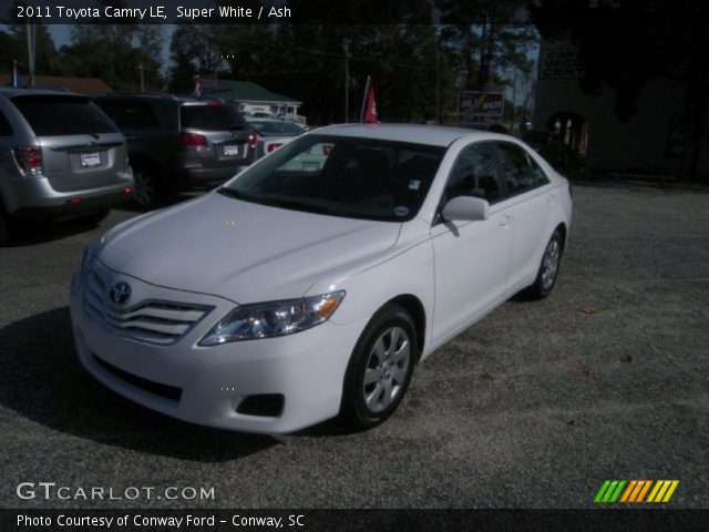 2011 Toyota Camry LE in Super White