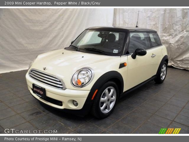 2009 Mini Cooper Hardtop in Pepper White