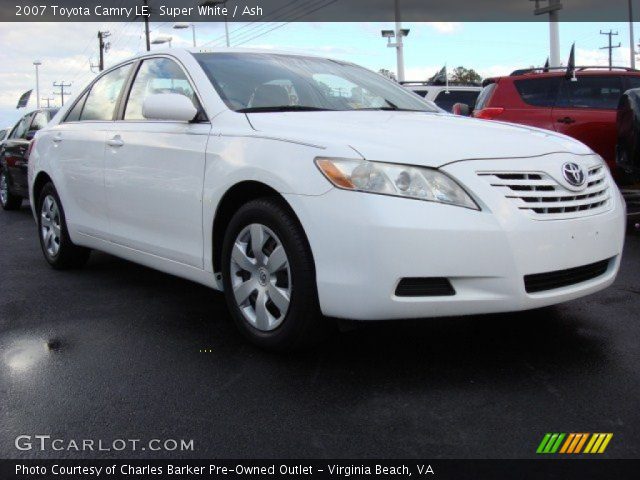 2007 Toyota Camry LE in Super White