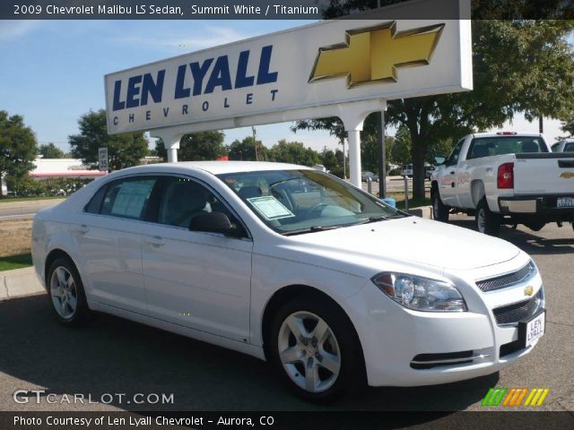 2009 Chevrolet Malibu LS Sedan in Summit White