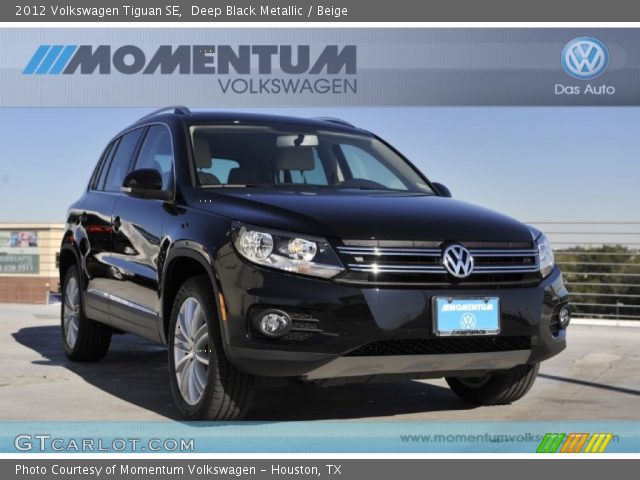 2012 Volkswagen Tiguan SE in Deep Black Metallic