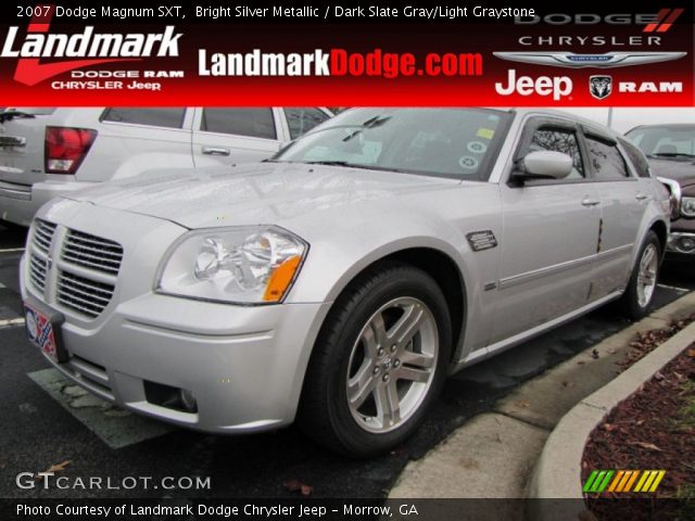 2007 Dodge Magnum SXT in Bright Silver Metallic