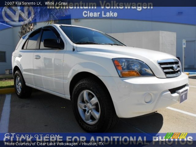 2007 Kia Sorento LX in White