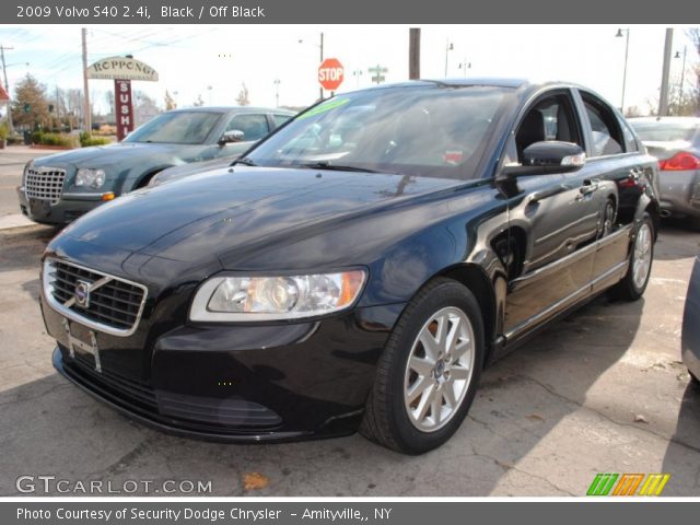 2009 Volvo S40 2.4i in Black