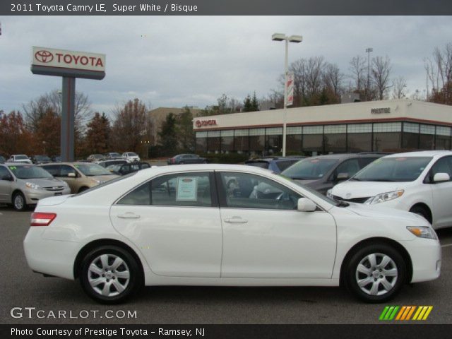 2011 Toyota Camry LE in Super White