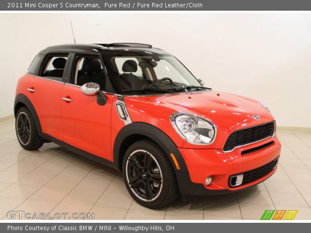 2011 Mini Cooper S Countryman in Pure Red