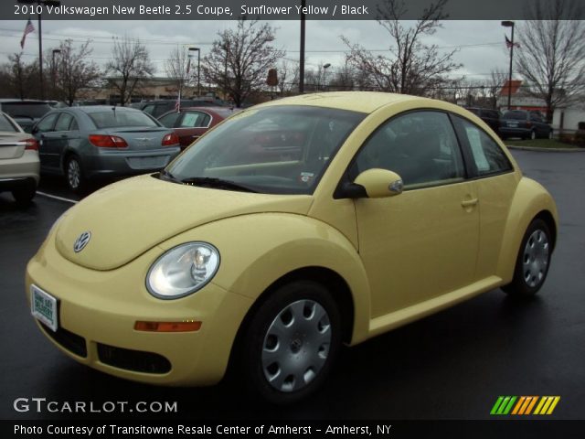 2010 Volkswagen New Beetle 2.5 Coupe in Sunflower Yellow