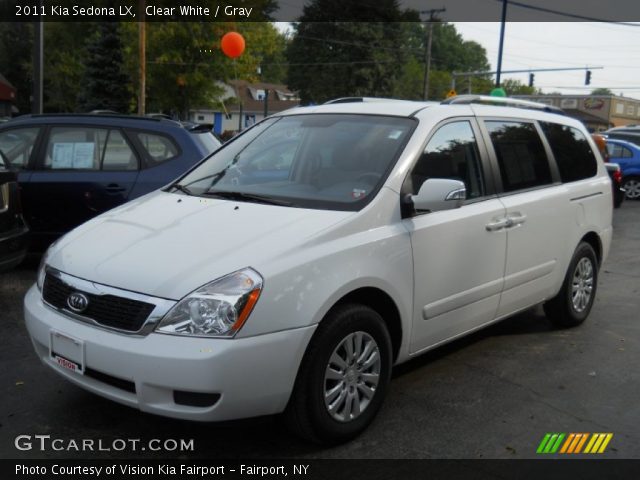 2011 Kia Sedona LX in Clear White