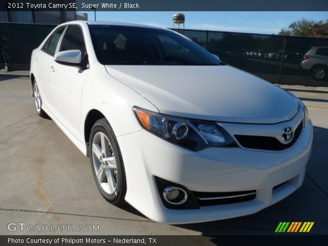 2012 Toyota Camry SE in Super White