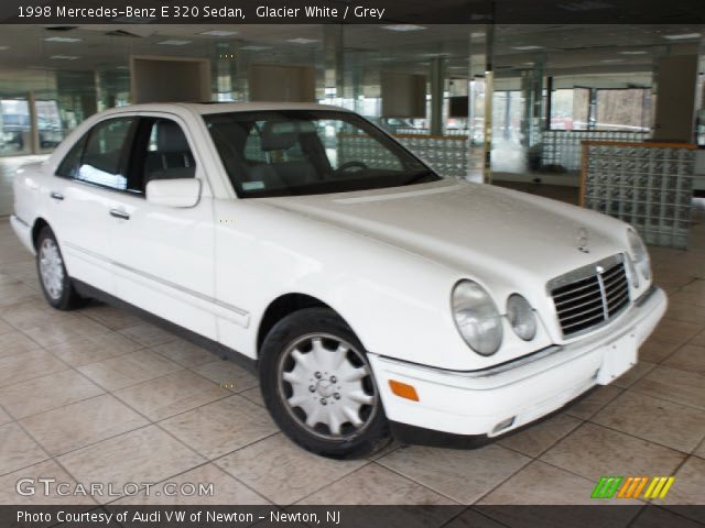 1998 Mercedes-Benz E 320 Sedan in Glacier White