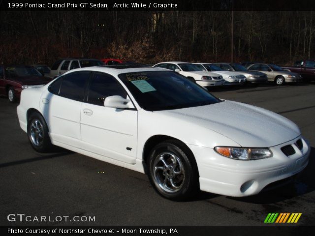 1999 Pontiac Grand Prix GT Sedan in Arctic White