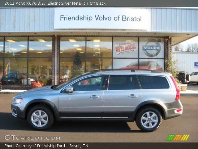 2012 Volvo XC70 3.2 in Electric Silver Metallic