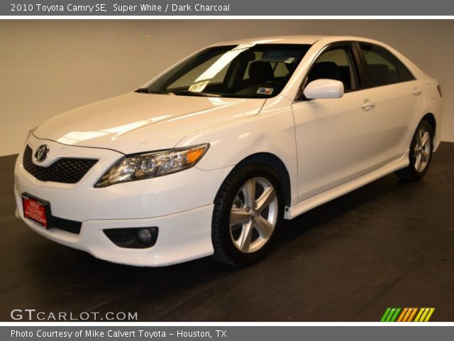 2010 Toyota Camry SE in Super White