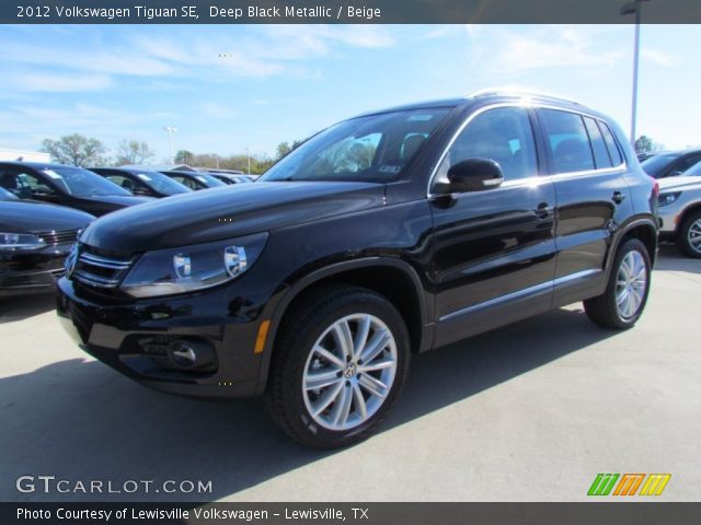 2012 Volkswagen Tiguan SE in Deep Black Metallic