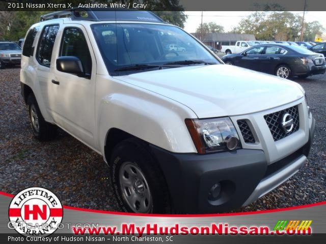 2011 Nissan Xterra X in Avalanche White