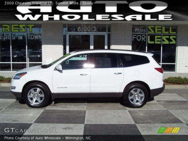 2009 Chevrolet Traverse LT in Summit White