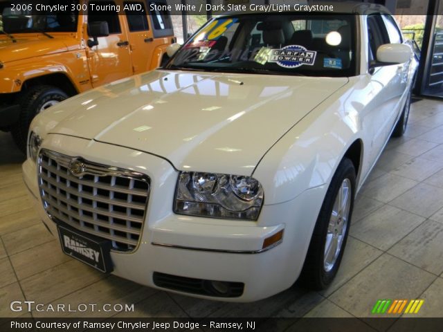 2006 Chrysler 300 Touring AWD in Stone White