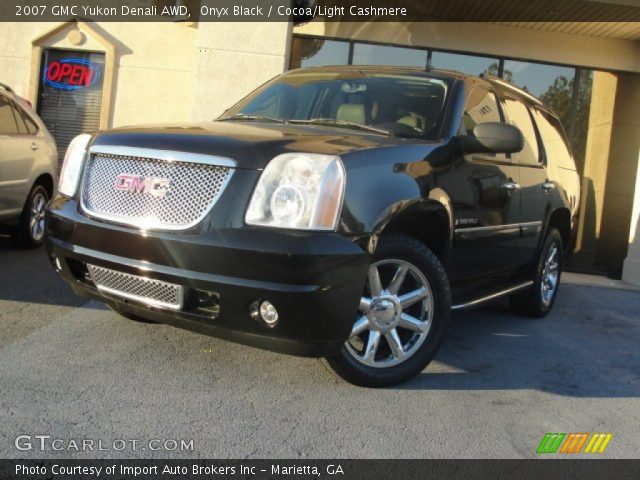 2007 GMC Yukon Denali AWD in Onyx Black