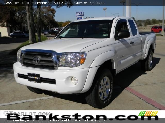 2005 Toyota Tacoma PreRunner Access Cab in Super White