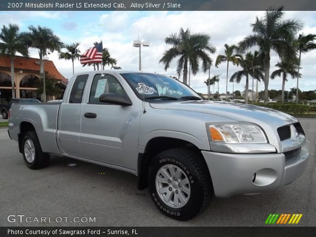 2007 Mitsubishi Raider LS Extended Cab in Alloy Silver