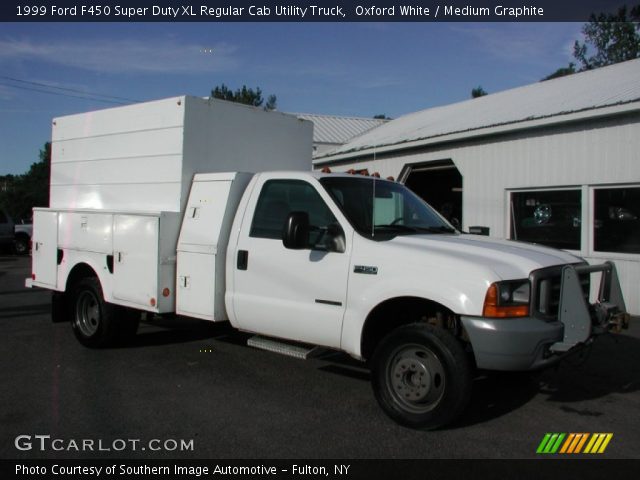 1999 Ford F450 Super Duty XL Regular Cab Utility Truck in Oxford White
