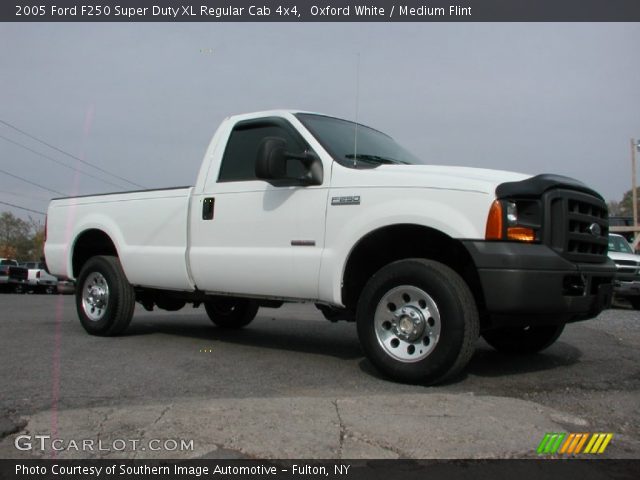 2005 Ford F250 Super Duty XL Regular Cab 4x4 in Oxford White