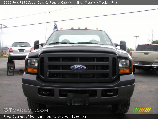 2006 Ford F250 Super Duty XL Regular Cab 4x4 in Silver Metallic