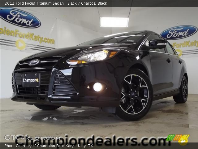 2012 Ford Focus Titanium Sedan in Black
