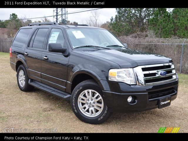 2011 Ford Expedition XLT in Tuxedo Black Metallic