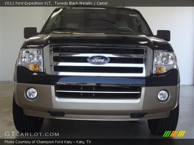 2011 Ford Expedition XLT in Tuxedo Black Metallic