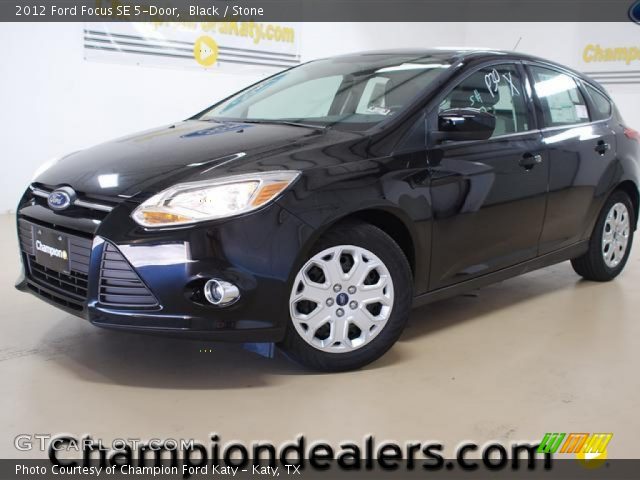2012 Ford Focus SE 5-Door in Black