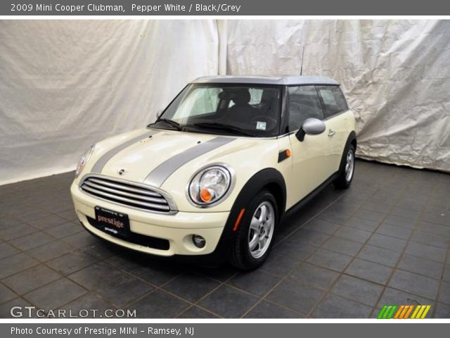 2009 Mini Cooper Clubman in Pepper White
