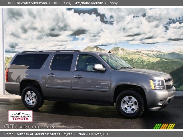 2007 Chevrolet Suburban 1500 LT 4x4 in Graystone Metallic